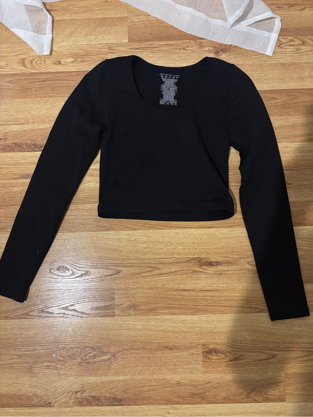NWOT Long Sleeve Crop Gym Top in Black